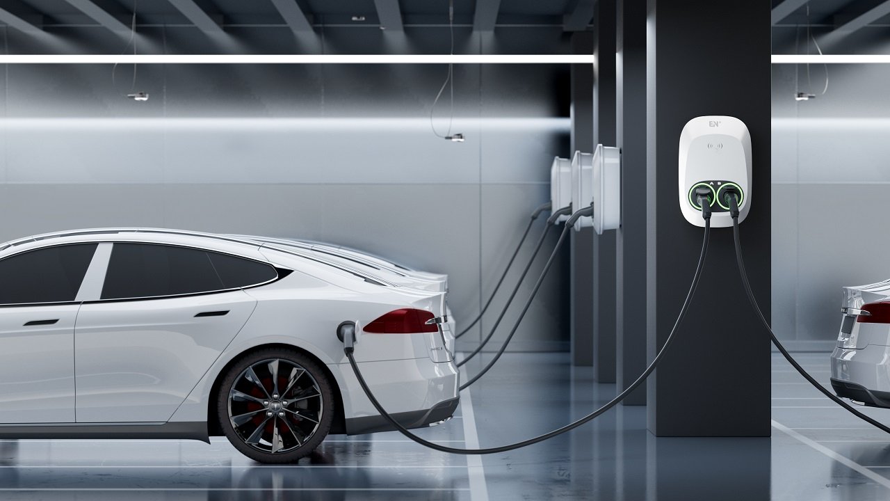 Exploring Battery Types used in BEVs and their Role in Driving Electric Vehicles