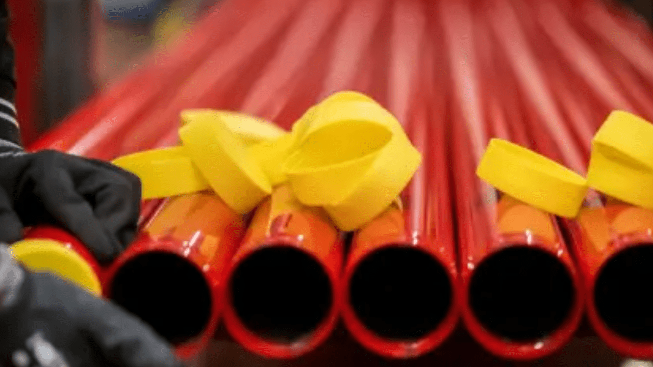 What Determines the Thickness of Schedule 40 Pipe and How Does It Impact Industrial Applications?