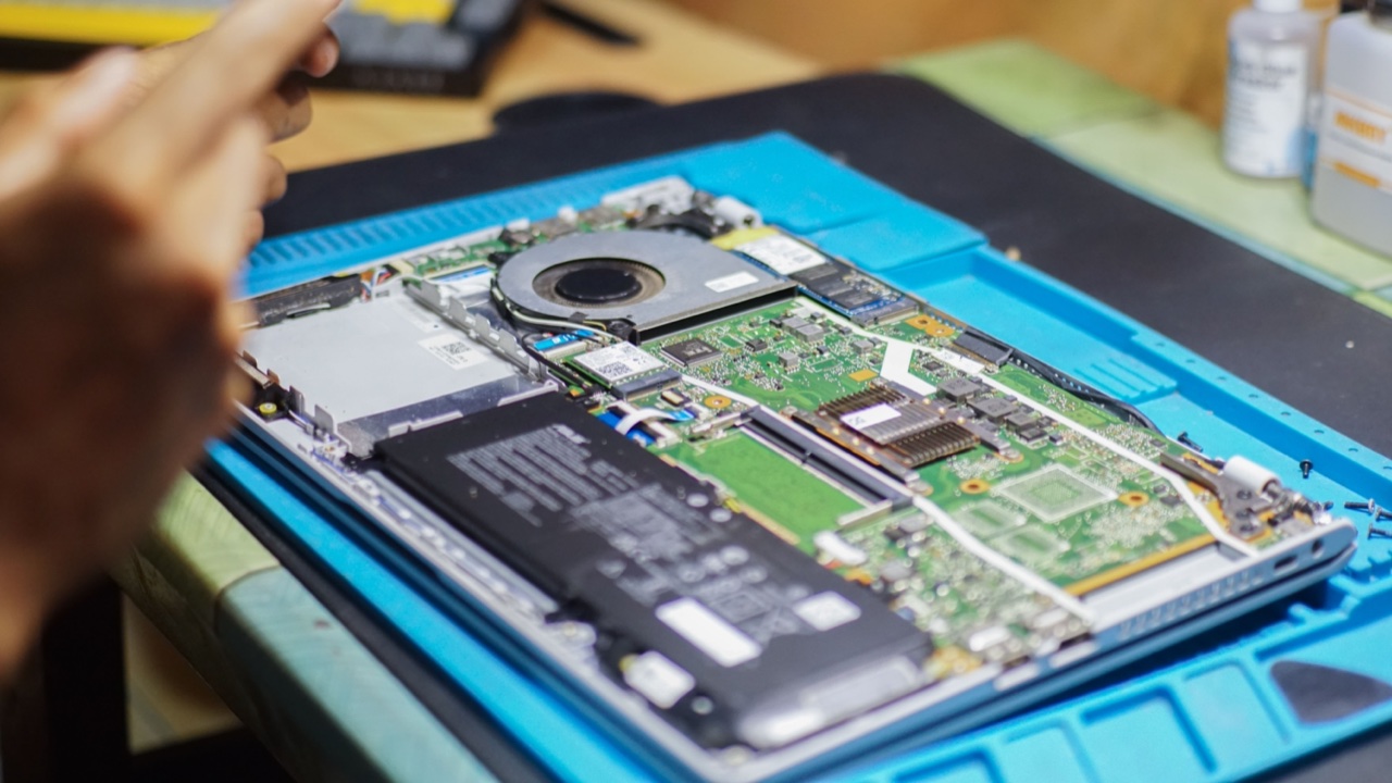 How to Know When It's the Battery, Not the Laptop: A Practical Guide